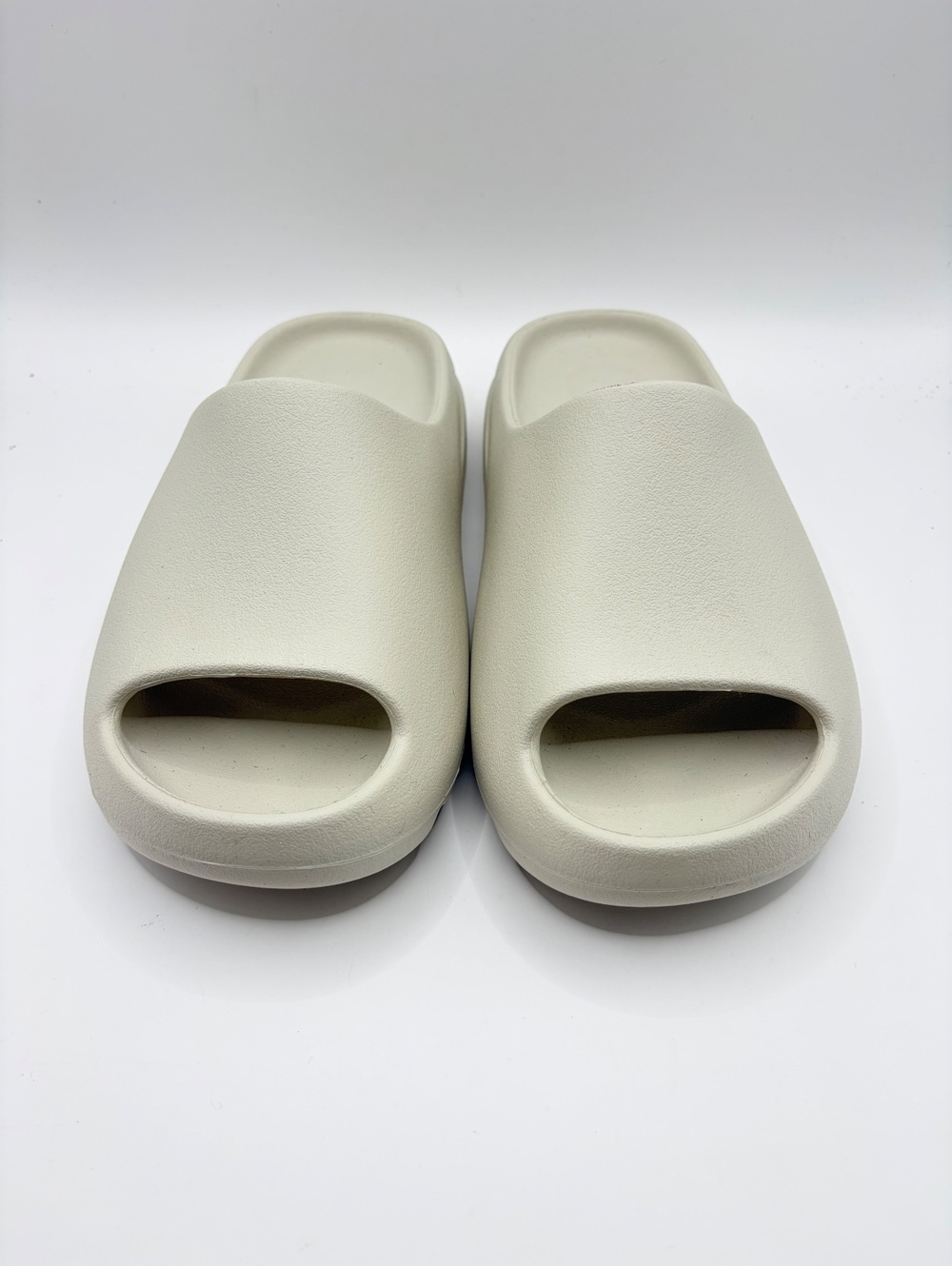 YEEZY YS-01 Cream Slide Sandals Size 7 with Ribbed Sole